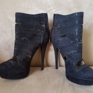 Pre - loved Bebe booties
